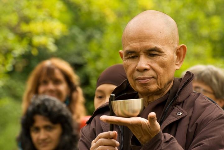 thich nhat hanh inviting the bell